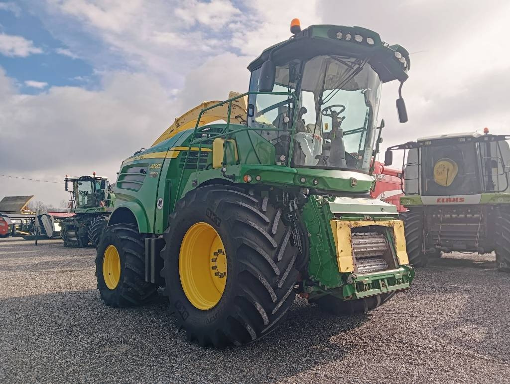 John Deere 8800 - Picadora de forragem automotriz: foto 1 John Deere 8800 - Picadora de forragem automotriz: foto 1
