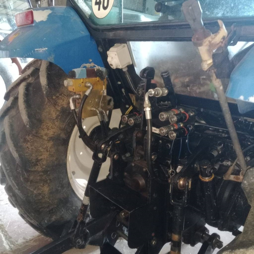 Trator New Holland T 5050: foto 9