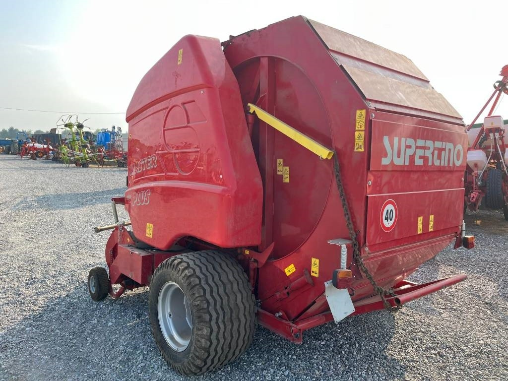 Supertino SP 1650 MASTER PLUS - Enfardadeira de fardos redondos: foto 4 Supertino SP 1650 MASTER PLUS - Enfardadeira de fardos redondos: foto 4