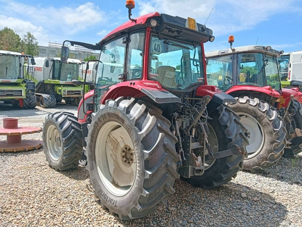 Valtra A 114 - Trator: foto 4 Valtra A 114 - Trator: foto 4