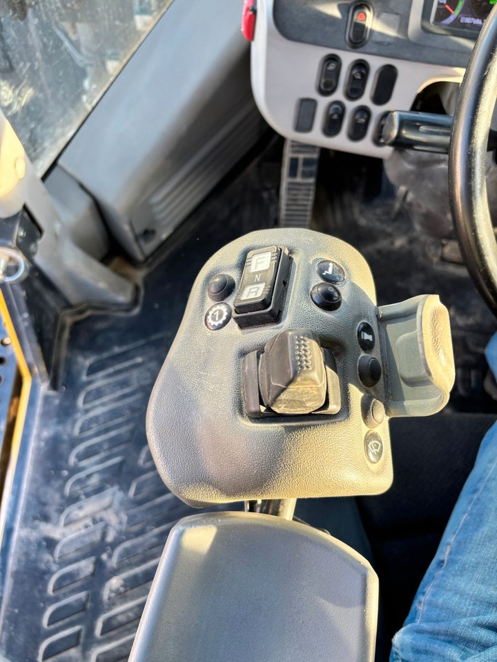 Komatsu WA470-8E0 Joystick-Lenkung ECSS - Carregadeira de rodas: foto 5 Komatsu WA470-8E0 Joystick-Lenkung ECSS - Carregadeira de rodas: foto 5