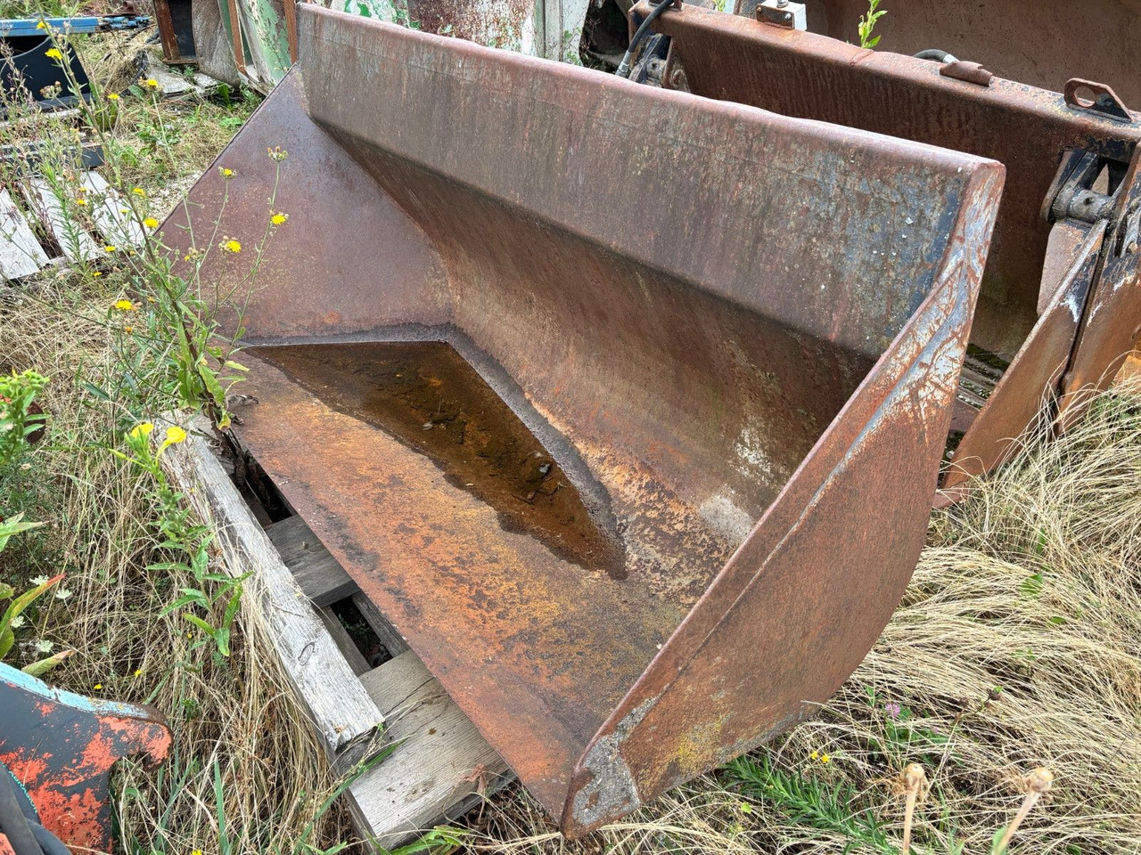 Schaeff Seitenkippschaufel - Carregadeira de rodas: foto 1 Schaeff Seitenkippschaufel - Carregadeira de rodas: foto 1