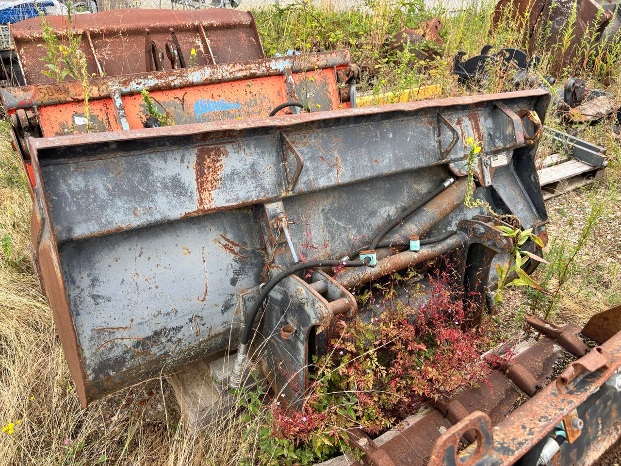 Schaeff Seitenkippschaufel - Carregadeira de rodas: foto 2 Schaeff Seitenkippschaufel - Carregadeira de rodas: foto 2