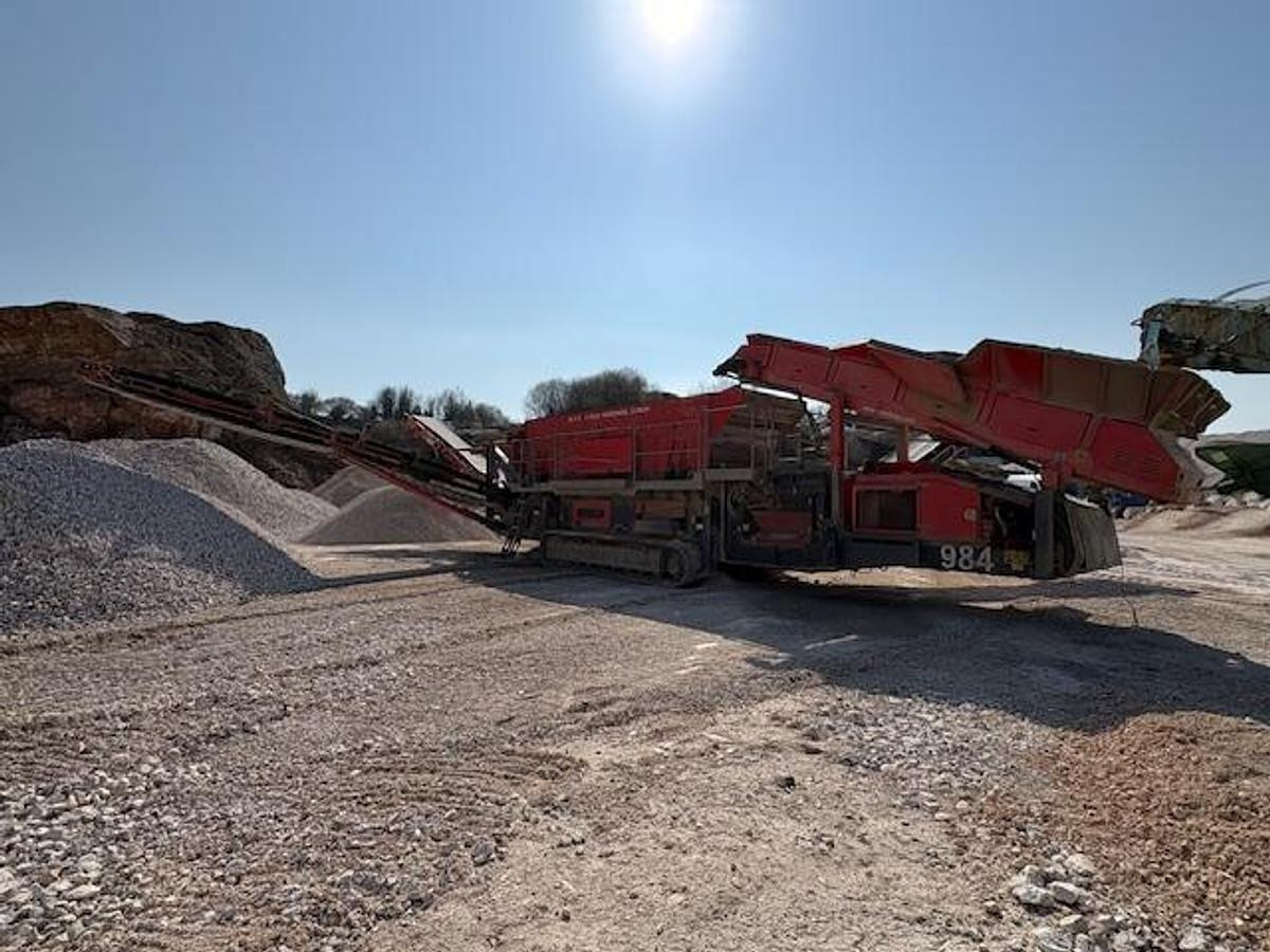 Terex Finlay 2015 Terex Finlay 984 - Peneira vibratória: foto 2 Terex Finlay 2015 Terex Finlay 984 - Peneira vibratória: foto 2