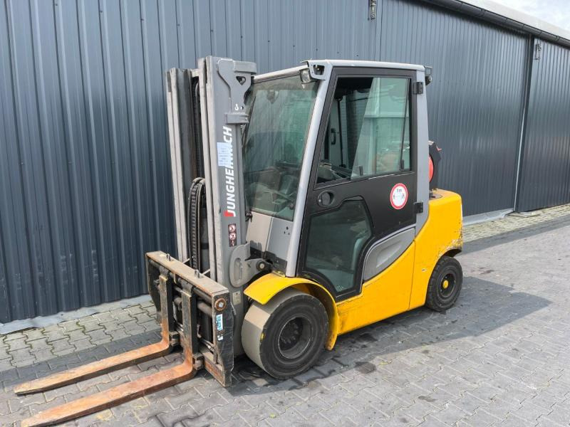 Jungheinrich TFG435s - Empilhadeira a gás: foto 1 Jungheinrich TFG435s - Empilhadeira a gás: foto 1