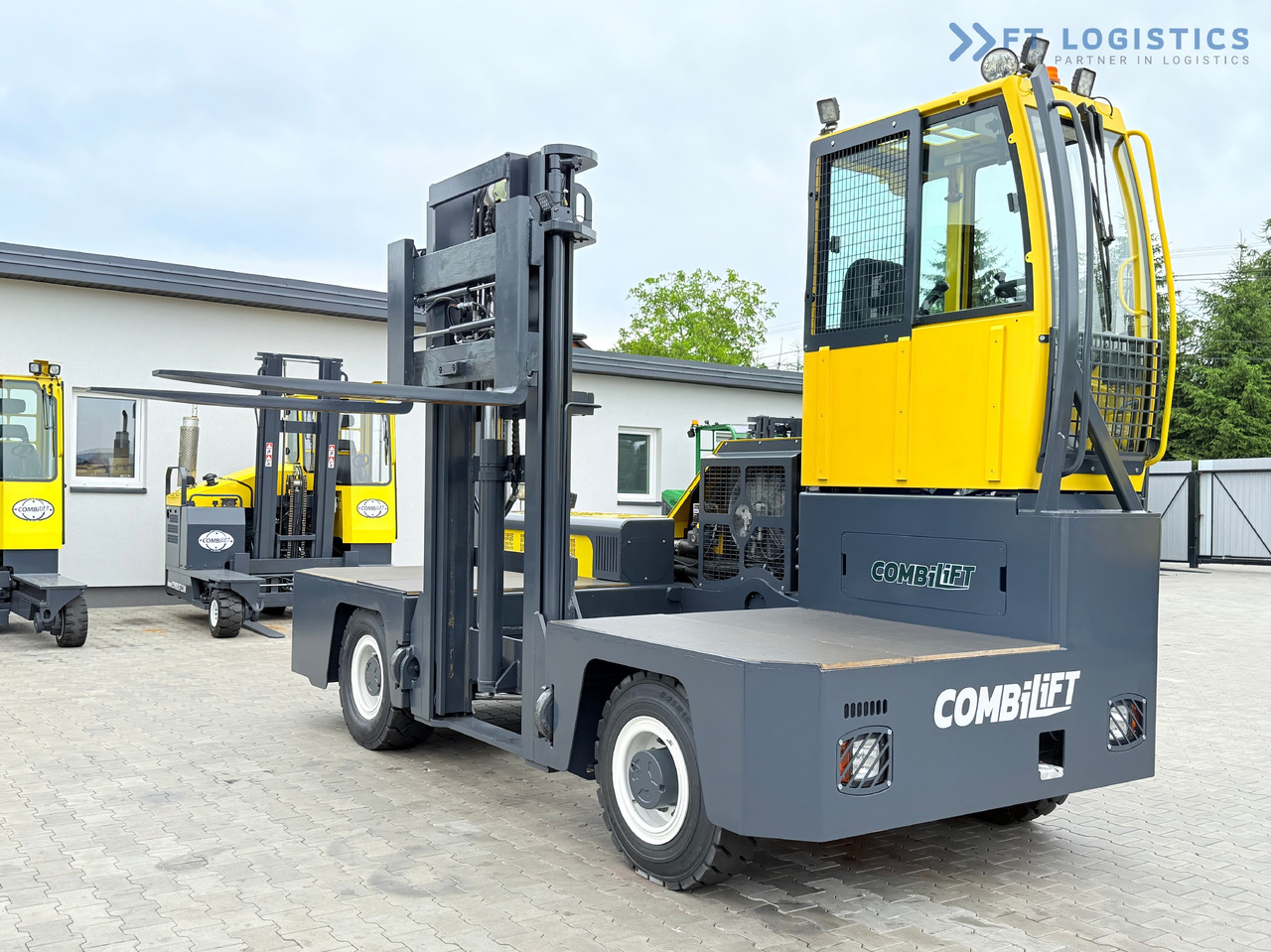 COMBILIFT C6000FSL / DIESEL / DUPLEX - 4100MM / 1400MM FORKS / SIDE LOADER / 6000KG CAPACITY / FREE LIFT / DEUTZ ENGINE / EXCELLENT CONDITION - Empilhador lateral: foto 1 COMBILIFT C6000FSL / DIESEL / DUPLEX - 4100MM / 1400MM FORKS / SIDE LOADER / 6000KG CAPACITY / FREE LIFT / DEUTZ ENGINE / EXCELLENT CONDITION - Empilhador lateral: foto 1