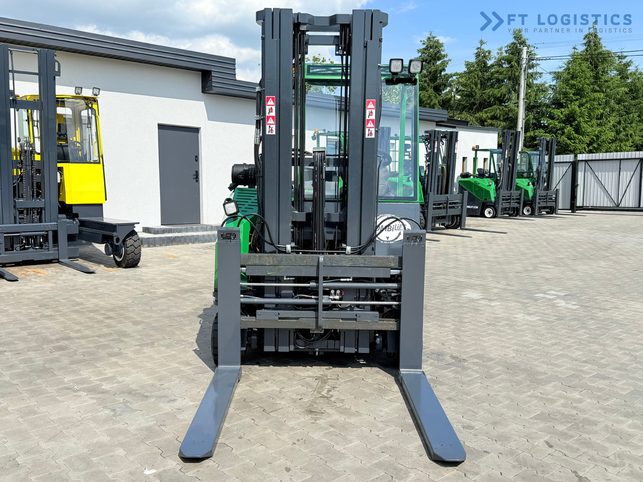 COMBILIFT CB2500 / DIESEL / EXTENDABLE FORKS / TRIPLEX / 5500MM / FREE LIFT / SIDE SHIFT / FORK POSITIONER / LIKE NEW - Empilhador de 4 vias: foto 4 COMBILIFT CB2500 / DIESEL / EXTENDABLE FORKS / TRIPLEX / 5500MM / FREE LIFT / SIDE SHIFT / FORK POSITIONER / LIKE NEW - Empilhador de 4 vias: foto 4