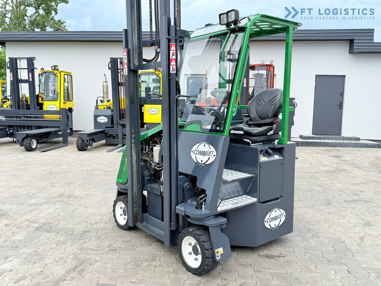 Empilhador de 4 vias nuevo COMBILIFT CB3000 / DIESEL / TRIPLEX 4900MM / FREE LIFT / SIDESHIFT / FORK POSITIONER / 1500MM FORKS / LIKE NEW: foto 33