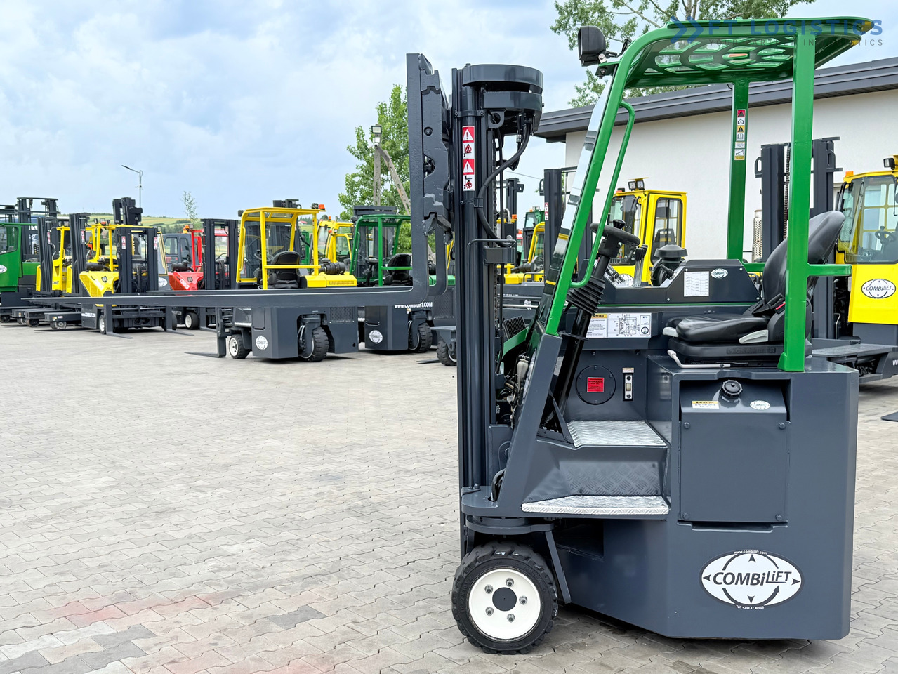 Empilhador de 4 vias nuevo COMBILIFT CB3000 / DIESEL / TRIPLEX 4900MM / FREE LIFT / SIDESHIFT / FORK POSITIONER / 1500MM FORKS / LIKE NEW: foto 29