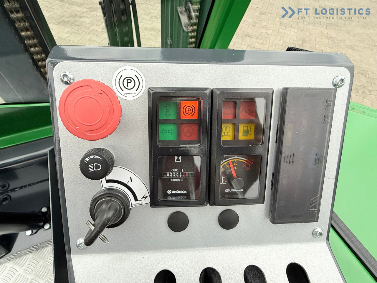 Empilhador de 4 vias nuevo COMBILIFT CB3000 / DIESEL / TRIPLEX 4900MM / FREE LIFT / SIDESHIFT / FORK POSITIONER / 1500MM FORKS / LIKE NEW: foto 18