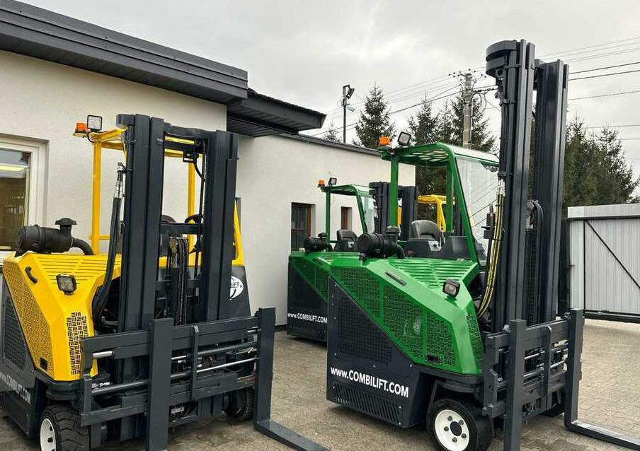 Combilift C2500CB-Triplex 6000mm -Only 4658 hours - Empilhador de 4 vias: foto 3 Combilift C2500CB-Triplex 6000mm -Only 4658 hours - Empilhador de 4 vias: foto 3