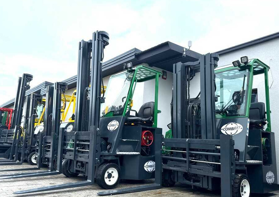 Combilift C2500CB-Triplex 6000mm -Only 4658 hours - Empilhador de 4 vias: foto 2 Combilift C2500CB-Triplex 6000mm -Only 4658 hours - Empilhador de 4 vias: foto 2