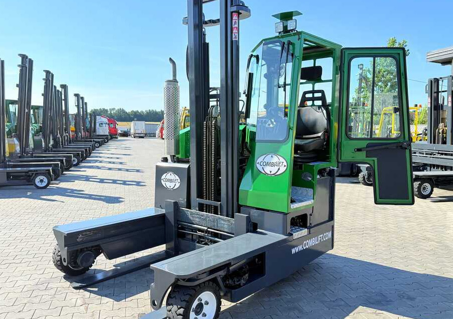 Combilift C3000 / DIESEL / DUPLEX - 4100MM / FREE-LIFT / CABIN / LIKE-NEW - Empilhador de 4 vias: foto 5 Combilift C3000 / DIESEL / DUPLEX - 4100MM / FREE-LIFT / CABIN / LIKE-NEW - Empilhador de 4 vias: foto 5