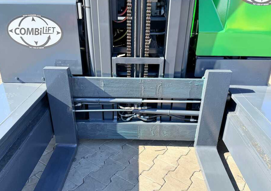 Combilift C3000 / DIESEL / DUPLEX - 4100MM / FREE-LIFT / CABIN / LIKE-NEW - Empilhador de 4 vias: foto 4 Combilift C3000 / DIESEL / DUPLEX - 4100MM / FREE-LIFT / CABIN / LIKE-NEW - Empilhador de 4 vias: foto 4