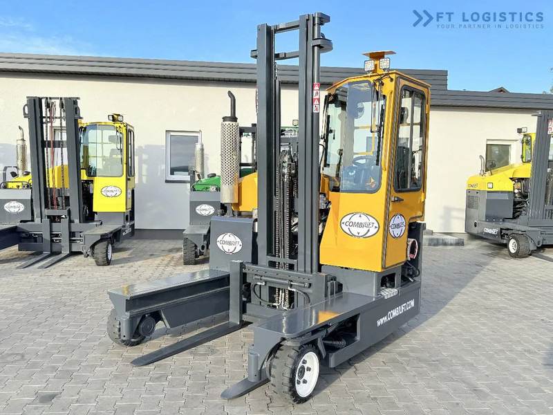 Combilift C3000 / GAS / DUPLEX 4500MM / ONLY 3096 HOURS / FORK SIDE SHIFT / FULL CABIN / EXCELLENT CONDITION / Wide range of four-way and - Empilhador de 4 vias: foto 3 Combilift C3000 / GAS / DUPLEX 4500MM / ONLY 3096 HOURS / FORK SIDE SHIFT / FULL CABIN / EXCELLENT CONDITION / Wide range of four-way and - Empilhador de 4 vias: foto 3