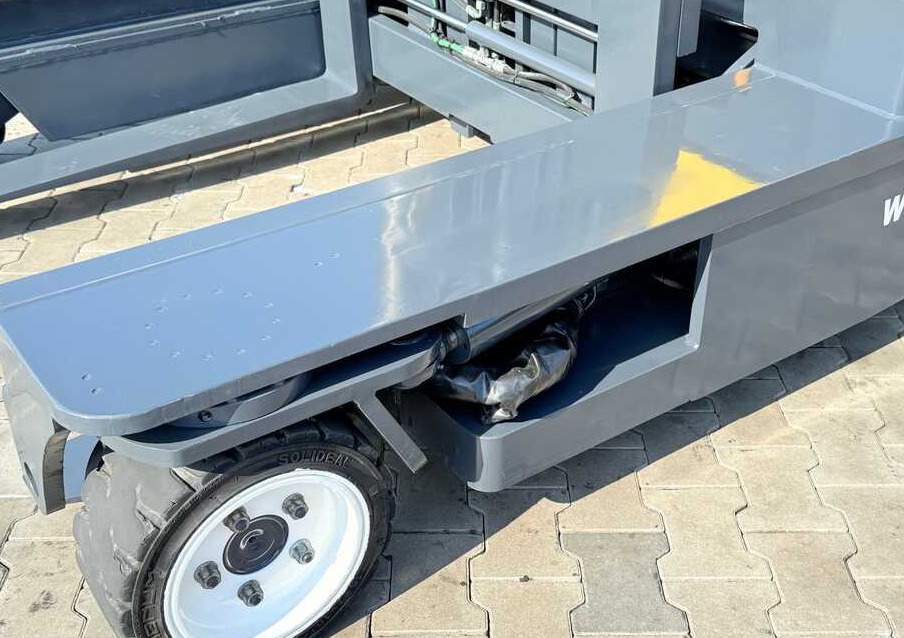 Combilift C3000 / GAS / TRIPLEX - 4900MM / ONLY 1537 HOURS / FORK POSITIONER / CABIN / LIKE NEW - Empilhador de 4 vias: foto 2 Combilift C3000 / GAS / TRIPLEX - 4900MM / ONLY 1537 HOURS / FORK POSITIONER / CABIN / LIKE NEW - Empilhador de 4 vias: foto 2