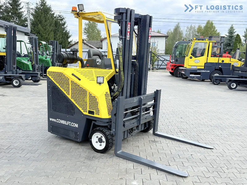 Empilhador de 4 vias Combilift C3000CB / GAS / TRIPLEX 4900MM / FREE LIFT / FORK POSITIONER / SIDE SHIFT / EXCELLENT CONDITION / Wide range of four-way and sid: foto 8