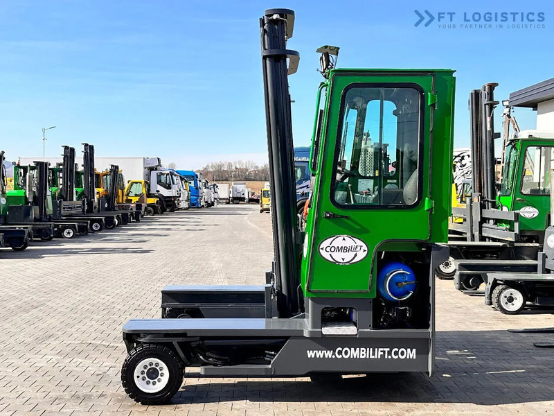 Combilift C4000 / LPG / DUPLEX / 4500MM / FREE LIFT / LIKE NEW C4000 / LPG / DUPLEX / 4500MM / FREE LIFT / LIKE NEW - Empilhador de 4 vias: foto 3 Combilift C4000 / LPG / DUPLEX / 4500MM / FREE LIFT / LIKE NEW C4000 / LPG / DUPLEX / 4500MM / FREE LIFT / LIKE NEW - Empilhador de 4 vias: foto 3