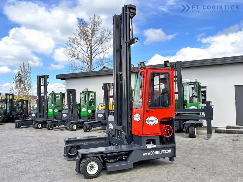 Combilift C4000 / TRIPLEX / 9300MM / FREE LIFT / POSITIONER / LPG / CABIN C4000 / TRIPLEX / 9300MM / FREE LIFT / POSITIONER / LPG / CABIN - Empilhador de 4 vias: foto 3 Combilift C4000 / TRIPLEX / 9300MM / FREE LIFT / POSITIONER / LPG / CABIN C4000 / TRIPLEX / 9300MM / FREE LIFT / POSITIONER / LPG / CABIN - Empilhador de 4 vias: foto 3