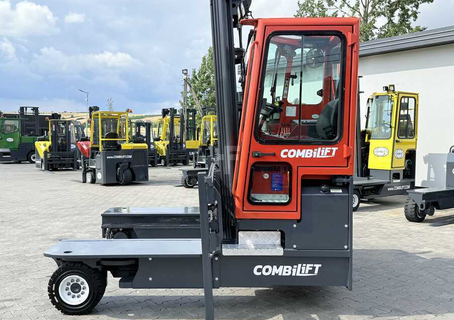 Combilift C4500 / DIESEL / TRIPLEX - 6420MM / FREE-LIFT / WIDE FORK POSITIONER - Empilhador de 4 vias: foto 2 Combilift C4500 / DIESEL / TRIPLEX - 6420MM / FREE-LIFT / WIDE FORK POSITIONER - Empilhador de 4 vias: foto 2