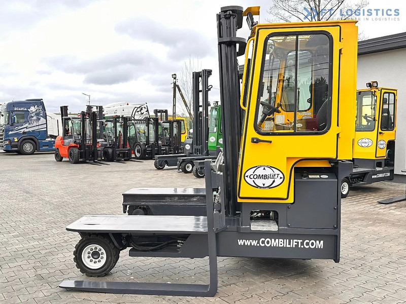 Combilift C4500 / DUPLEX / 4050MM / DIESEL / WIDE POSITIONER / FREE LIFT C4500 / DUPLEX / 4050MM / DIESEL / WIDE POSITIONER / FREE LIFT - Empilhador de 4 vias: foto 2 Combilift C4500 / DUPLEX / 4050MM / DIESEL / WIDE POSITIONER / FREE LIFT C4500 / DUPLEX / 4050MM / DIESEL / WIDE POSITIONER / FREE LIFT - Empilhador de 4 vias: foto 2