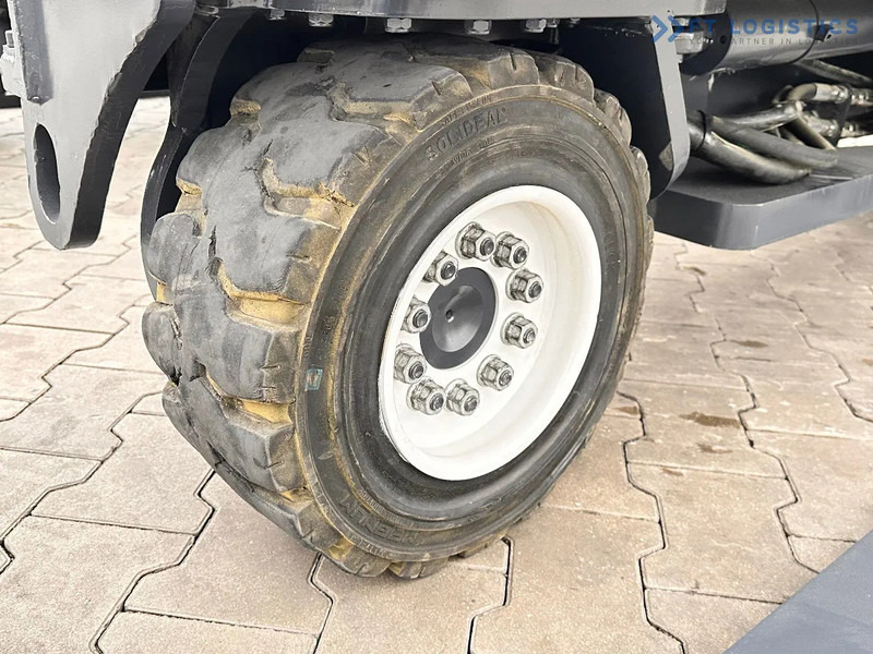 Combilift C4500 / DUPLEX / 4050MM / DIESEL / WIDE POSITIONER / FREE LIFT C4500 / DUPLEX / 4050MM / DIESEL / WIDE POSITIONER / FREE LIFT - Empilhador de 4 vias: foto 5 Combilift C4500 / DUPLEX / 4050MM / DIESEL / WIDE POSITIONER / FREE LIFT C4500 / DUPLEX / 4050MM / DIESEL / WIDE POSITIONER / FREE LIFT - Empilhador de 4 vias: foto 5