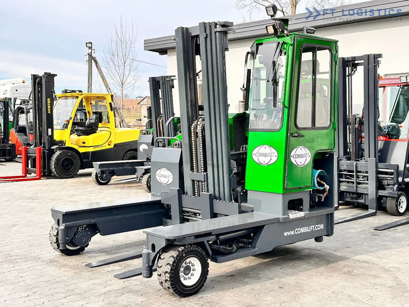 Empilhador de 4 vias Combilift C4500 / LPG / TRIPLEX / 5500MM / FREE LIFT / HYDRAULIC FORK SHIFT / Like New C4500 / LPG / TRIPLEX / 5500MM / FREE LIFT / HYDRAU: foto 1