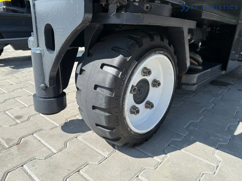 Combilift C5000E / ELECTRIC / TRIPLEX 8300MM / FULL FREE LIFT / WIDE FORK POSITIONER / SIDE SHIFT / BATTERY LIKE NEW C5000E / ELECTRIC / T - Empilhador de 4 vias: foto 3 Combilift C5000E / ELECTRIC / TRIPLEX 8300MM / FULL FREE LIFT / WIDE FORK POSITIONER / SIDE SHIFT / BATTERY LIKE NEW C5000E / ELECTRIC / T - Empilhador de 4 vias: foto 3