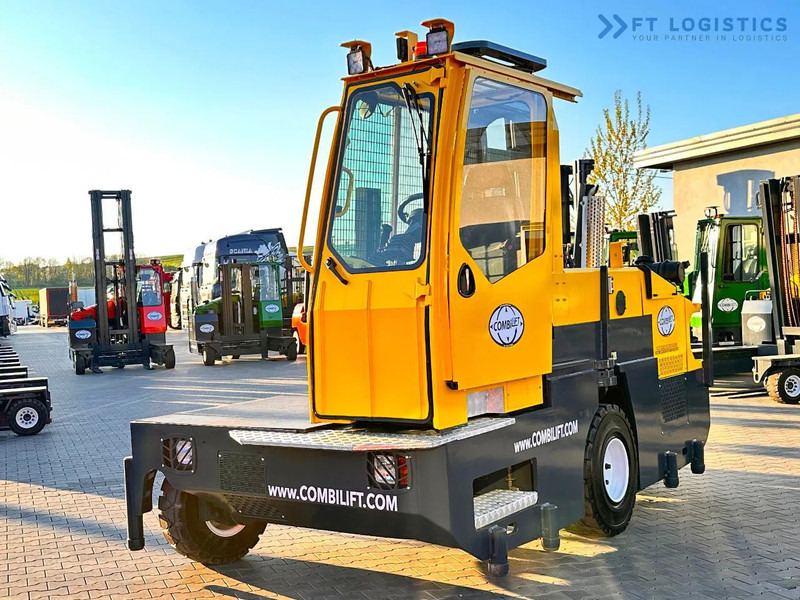 Combilift C5000SL / 5T / DUPLEX – 4000 MM / FREE LIFT / LPG / LIKE NEW!!! C5000SL / 5T / DUPLEX – 4000 MM / FREE LIFT / LPG / LIKE NEW!!! - Empilhador de 4 vias: foto 3 Combilift C5000SL / 5T / DUPLEX – 4000 MM / FREE LIFT / LPG / LIKE NEW!!! C5000SL / 5T / DUPLEX – 4000 MM / FREE LIFT / LPG / LIKE NEW!!! - Empilhador de 4 vias: foto 3