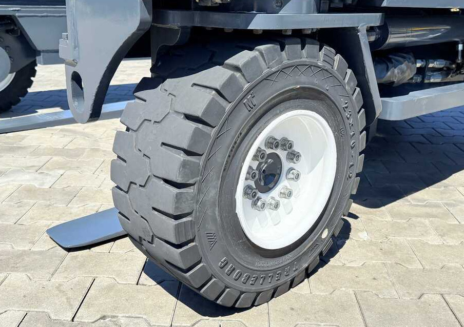 Combilift C5000XL / DIESEL / DUPLEX - 5500MM / FULL CABIN / NEW TYRES / HEATING - Empilhador de 4 vias: foto 2 Combilift C5000XL / DIESEL / DUPLEX - 5500MM / FULL CABIN / NEW TYRES / HEATING - Empilhador de 4 vias: foto 2