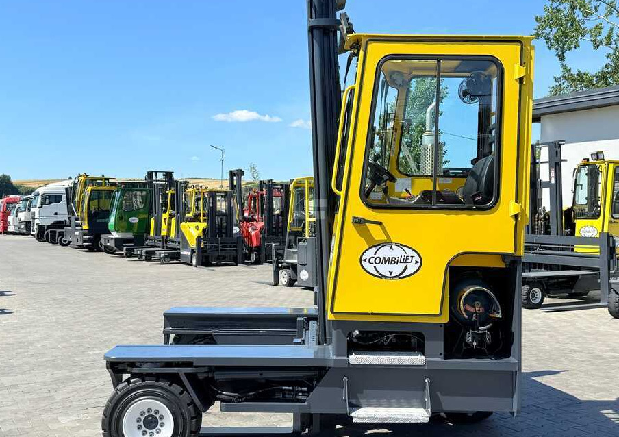 Combilift C5000XL / DUPLEX 4500MM / FREE-LIFT / POSITIONER / NEW TIRES / LIKE NEW - Empilhador de 4 vias: foto 2 Combilift C5000XL / DUPLEX 4500MM / FREE-LIFT / POSITIONER / NEW TIRES / LIKE NEW - Empilhador de 4 vias: foto 2