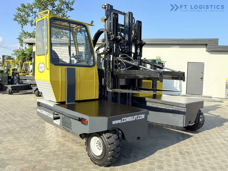 Combilift C6000SR / DUPLEX / 4200MM / LOAD CLAMP ON FORKS / FREE LIFT / DIESEL / POSITIONER / NEW TIRES / LIKE NEW / Wide range of four-wa - Empilhador de 4 vias: foto 1 Combilift C6000SR / DUPLEX / 4200MM / LOAD CLAMP ON FORKS / FREE LIFT / DIESEL / POSITIONER / NEW TIRES / LIKE NEW / Wide range of four-wa - Empilhador de 4 vias: foto 1