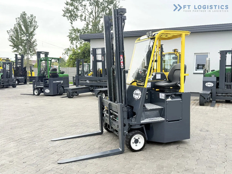 Combilift CB2500 / DUPLEX / 4100MM / DIESEL / FREE LIFT / FORK POSITIONER / SIDE SHIFT / LIKE NEW / Wide range of four-way and side loader - Empilhador de 4 vias: foto 2 Combilift CB2500 / DUPLEX / 4100MM / DIESEL / FREE LIFT / FORK POSITIONER / SIDE SHIFT / LIKE NEW / Wide range of four-way and side loader - Empilhador de 4 vias: foto 2
