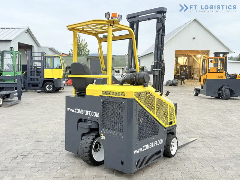 Combilift CB2500 / DUPLEX / 4100MM / DIESEL / FREE LIFT / FORK POSITIONER / SIDE SHIFT / LIKE NEW / Wide range of four-way and side loader - Empilhador de 4 vias: foto 5 Combilift CB2500 / DUPLEX / 4100MM / DIESEL / FREE LIFT / FORK POSITIONER / SIDE SHIFT / LIKE NEW / Wide range of four-way and side loader - Empilhador de 4 vias: foto 5