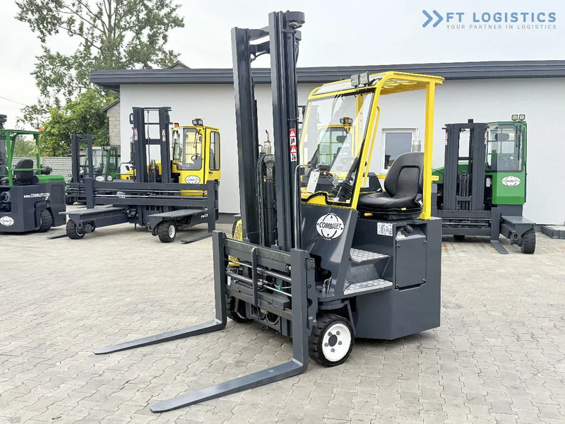 Combilift CB2500 / DUPLEX / 4100MM / DIESEL / FREE LIFT / FORK POSITIONER / SIDE SHIFT / LIKE NEW / Wide range of four-way and side loader - Empilhador de 4 vias: foto 1 Combilift CB2500 / DUPLEX / 4100MM / DIESEL / FREE LIFT / FORK POSITIONER / SIDE SHIFT / LIKE NEW / Wide range of four-way and side loader - Empilhador de 4 vias: foto 1