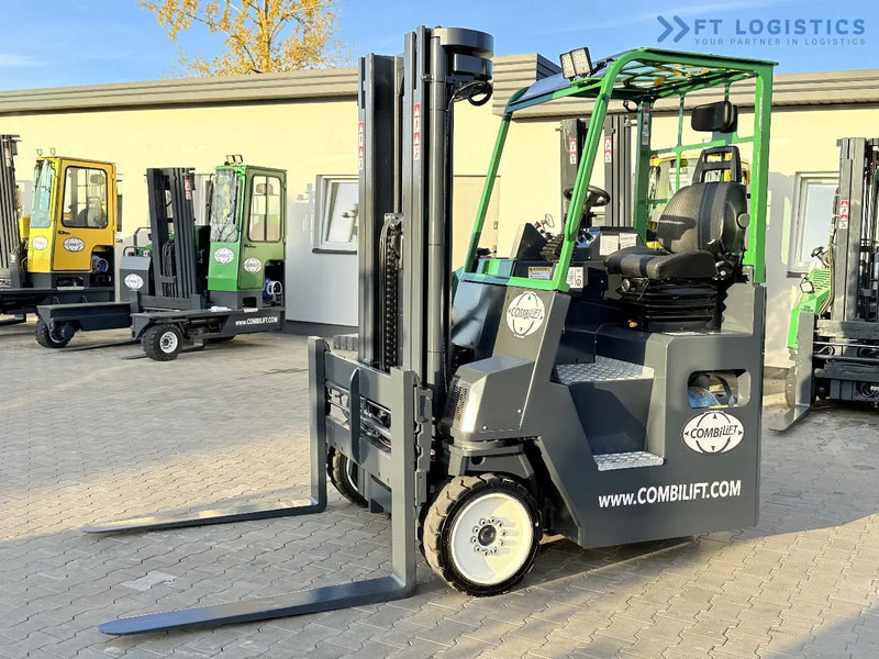 Combilift CB4000 / GAS / TRIPLEX 5200MM / FREE LIFT / FORK POSITIONER / SIDE SHIFT / EXCELLENT CONDITION / Wide range of four-way and side - Empilhador de 4 vias: foto 2 Combilift CB4000 / GAS / TRIPLEX 5200MM / FREE LIFT / FORK POSITIONER / SIDE SHIFT / EXCELLENT CONDITION / Wide range of four-way and side - Empilhador de 4 vias: foto 2