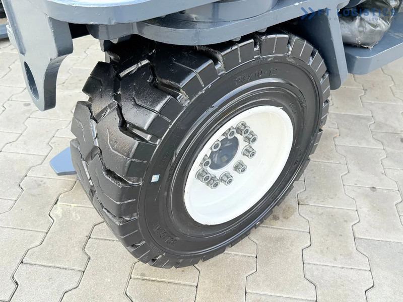 Combilift COMBILIFT C3000XL LARGE CABIN – DUPLEX 3200mm – Year 2015 – LPG – FREE LIFT – SIDESHIFT – CONDITION 5/5 COMBILIFT C3000XL LARGE - Empilhador de 4 vias: foto 3 Combilift COMBILIFT C3000XL LARGE CABIN – DUPLEX 3200mm – Year 2015 – LPG – FREE LIFT – SIDESHIFT – CONDITION 5/5 COMBILIFT C3000XL LARGE - Empilhador de 4 vias: foto 3