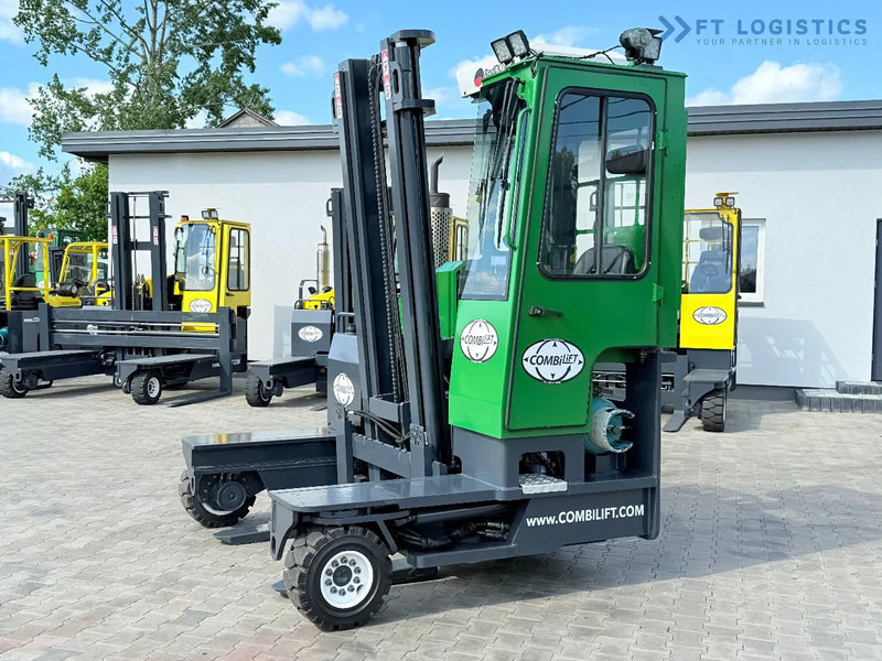 Combilift COMBILIFT C3500 – DUPLEX 4100mm – Year 2016 – 6779 hours – GAS – EXTENDABLE FORKS 800 / 1100MM – CABIN – HEATING + AIR CONDITION - Empilhador de 4 vias: foto 3 Combilift COMBILIFT C3500 – DUPLEX 4100mm – Year 2016 – 6779 hours – GAS – EXTENDABLE FORKS 800 / 1100MM – CABIN – HEATING + AIR CONDITION - Empilhador de 4 vias: foto 3