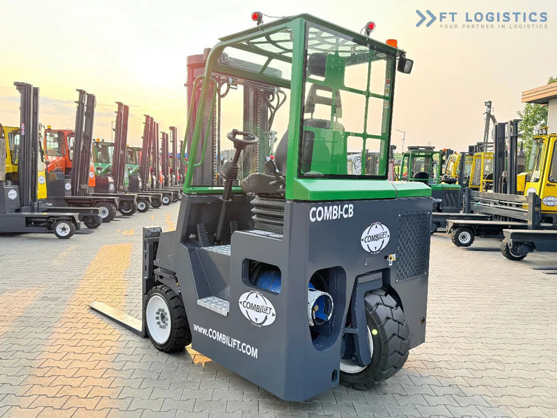 Empilhador de 4 vias Combilift COMBILIFT C4000CB – TRIPLEX 5200mm – Year 2017 – LPG – FREE LIFT – SIDESHIFT – FORK POSITIONER – CONDITION 5/5 COMBILIFT C4000CB: foto 9 Empilhador de 4 vias Combilift COMBILIFT C4000CB – TRIPLEX 5200mm – Year 2017 – LPG – FREE LIFT – SIDESHIFT – FORK POSITIONER – CONDITION 5/5 COMBILIFT C4000CB: foto 9