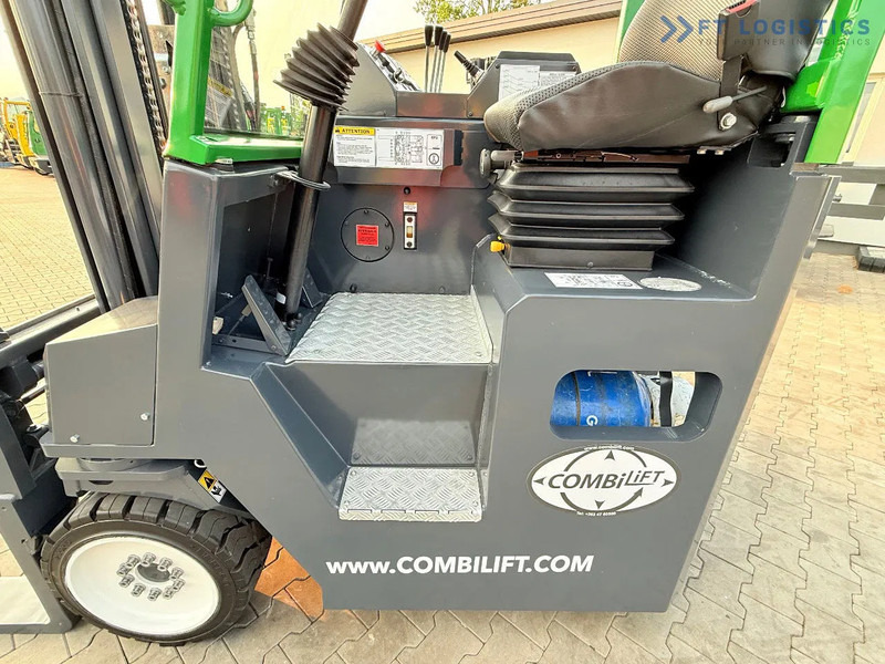 Empilhador de 4 vias Combilift COMBILIFT C4000CB – TRIPLEX 5200mm – Year 2017 – LPG – FREE LIFT – SIDESHIFT – FORK POSITIONER – CONDITION 5/5 COMBILIFT C4000CB: foto 14 Empilhador de 4 vias Combilift COMBILIFT C4000CB – TRIPLEX 5200mm – Year 2017 – LPG – FREE LIFT – SIDESHIFT – FORK POSITIONER – CONDITION 5/5 COMBILIFT C4000CB: foto 14