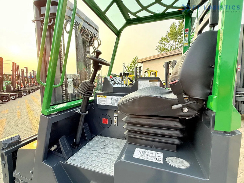 Empilhador de 4 vias Combilift COMBILIFT C4000CB – TRIPLEX 5200mm – Year 2017 – LPG – FREE LIFT – SIDESHIFT – FORK POSITIONER – CONDITION 5/5 COMBILIFT C4000CB: foto 12 Empilhador de 4 vias Combilift COMBILIFT C4000CB – TRIPLEX 5200mm – Year 2017 – LPG – FREE LIFT – SIDESHIFT – FORK POSITIONER – CONDITION 5/5 COMBILIFT C4000CB: foto 12