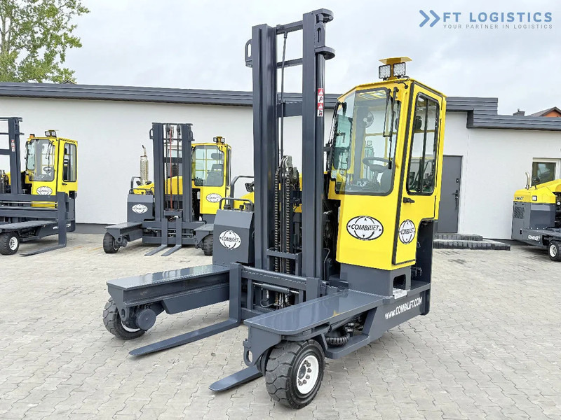 Combilift Combilift FOUR-WAY / MULTI-DIRECTIONAL FORKLIFT C4000 / GAS / DUPLEX 4600MM / ONLY 5614 OPERATING HOURS / FORK POSITIONER / FULL - Empilhador de 4 vias: foto 3 Combilift Combilift FOUR-WAY / MULTI-DIRECTIONAL FORKLIFT C4000 / GAS / DUPLEX 4600MM / ONLY 5614 OPERATING HOURS / FORK POSITIONER / FULL - Empilhador de 4 vias: foto 3