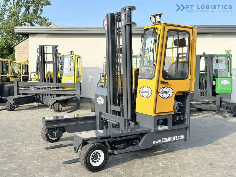 Combilift Combilift FOUR-WAY MULTIDIRECTIONAL FORKLIFT C4000 / GAS / DUPLEX 4500MM / ONLY 6604 HOURS / SIDE SHIFT / FULL CABIN / PERFECT C - Empilhador de 4 vias: foto 2 Combilift Combilift FOUR-WAY MULTIDIRECTIONAL FORKLIFT C4000 / GAS / DUPLEX 4500MM / ONLY 6604 HOURS / SIDE SHIFT / FULL CABIN / PERFECT C - Empilhador de 4 vias: foto 2