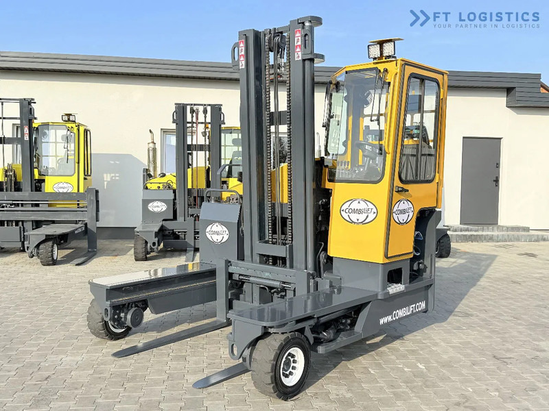 Empilhador de 4 vias Combilift Combilift FOUR-WAY MULTIDIRECTIONAL FORKLIFT C4000 / GAS / DUPLEX 4500MM / ONLY 6604 HOURS / SIDE SHIFT / FULL CABIN / PERFECT C: foto 1