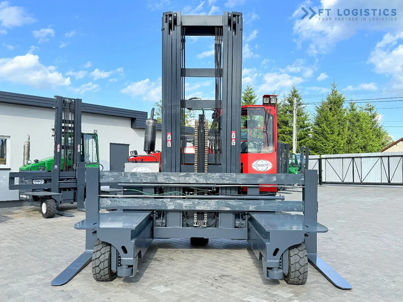 Combilift Combilift Wózki 4-kierunkowe C8000 / GAS / TRIPLEX 8300 / WIDE FORK POSITIRONER / FREE-LIFT / A comprehensive range of four-way - Empilhador de 4 vias: foto 4 Combilift Combilift Wózki 4-kierunkowe C8000 / GAS / TRIPLEX 8300 / WIDE FORK POSITIRONER / FREE-LIFT / A comprehensive range of four-way - Empilhador de 4 vias: foto 4