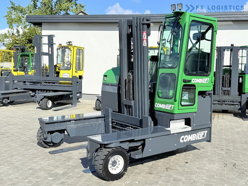 Combilift FOUR-WAY / MULTI-DIRECTIONAL FORKLIFT C4500 / DIESEL / TRIPLEX 4900MM / ONLY 4160 WORKING HOURS / FORK POSITIONER / FULL CABIN W - Empilhador de 4 vias: foto 1 Combilift FOUR-WAY / MULTI-DIRECTIONAL FORKLIFT C4500 / DIESEL / TRIPLEX 4900MM / ONLY 4160 WORKING HOURS / FORK POSITIONER / FULL CABIN W - Empilhador de 4 vias: foto 1