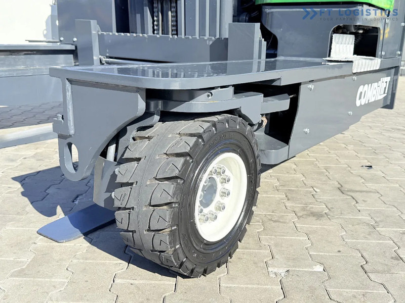 Combilift FOUR-WAY / MULTI-DIRECTIONAL FORKLIFT C4500 / DIESEL / TRIPLEX 4900MM / ONLY 4160 WORKING HOURS / FORK POSITIONER / FULL CABIN W - Empilhador de 4 vias: foto 3 Combilift FOUR-WAY / MULTI-DIRECTIONAL FORKLIFT C4500 / DIESEL / TRIPLEX 4900MM / ONLY 4160 WORKING HOURS / FORK POSITIONER / FULL CABIN W - Empilhador de 4 vias: foto 3