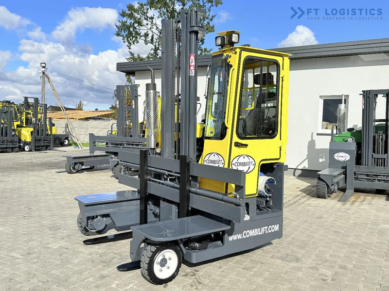Combilift FOUR-WAY / MULTI-DIRECTIONAL FORKLIFT / ONLY 491 HOURS / C2500 / GAS / DUPLEX 4600MM / SHORT – ONLY 1900MM / WIDTH 2700MM WITH F - Empilhador de 4 vias: foto 3 Combilift FOUR-WAY / MULTI-DIRECTIONAL FORKLIFT / ONLY 491 HOURS / C2500 / GAS / DUPLEX 4600MM / SHORT – ONLY 1900MM / WIDTH 2700MM WITH F - Empilhador de 4 vias: foto 3