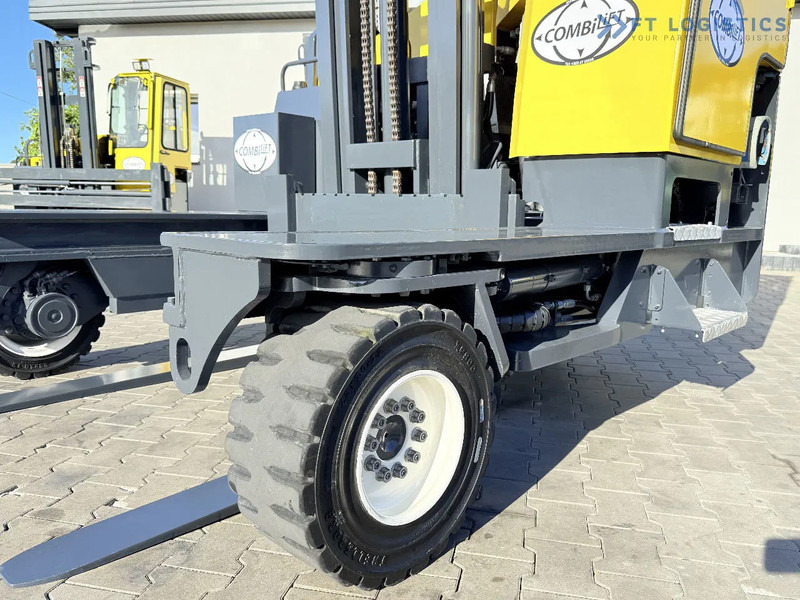 Combilift FOUR-WAY MULTIDIRECTIONAL FORKLIFT C5000 / GAS / TRIPLEX 6000MM / ONLY 4263 HOURS / FORK POSITIONER / EXCELLENT CONDITION / Wide - Empilhador de 4 vias: foto 4 Combilift FOUR-WAY MULTIDIRECTIONAL FORKLIFT C5000 / GAS / TRIPLEX 6000MM / ONLY 4263 HOURS / FORK POSITIONER / EXCELLENT CONDITION / Wide - Empilhador de 4 vias: foto 4
