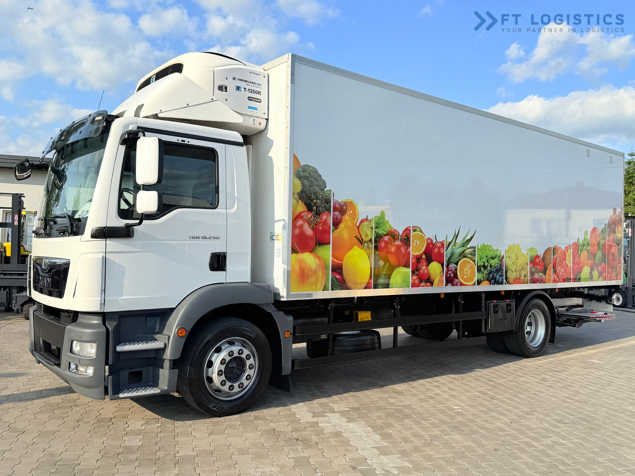 MAN TGM 18.290 / THERMOKING T-1200R / BI-TEMPERATURE / 19 PALLETS / 90% TYRES / EXCELLENT CONDITION / DHOLLANDIA TAIL LIFT / SIDE DOOR / PAYLOAD 8,220 KG - Caminhão frigorífico: foto 2 MAN TGM 18.290 / THERMOKING T-1200R / BI-TEMPERATURE / 19 PALLETS / 90% TYRES / EXCELLENT CONDITION / DHOLLANDIA TAIL LIFT / SIDE DOOR / PAYLOAD 8,220 KG - Caminhão frigorífico: foto 2